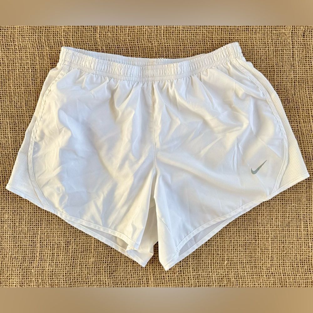 Girls Nike Gym Workout Running Shorts in white size large